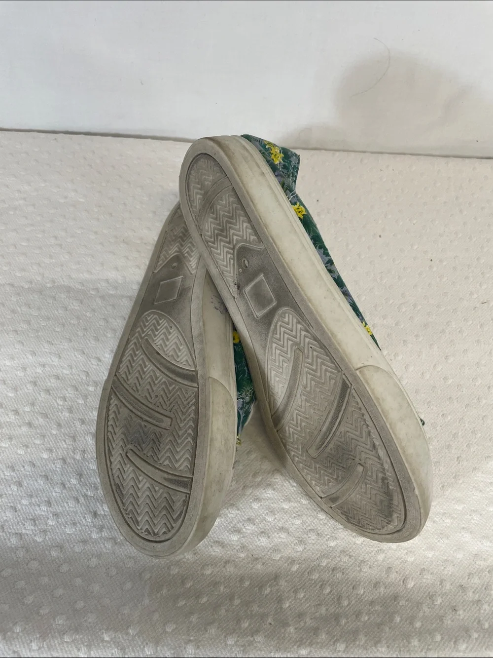 Tommy Bahama Floral Canvas low top classic sneaker Keds Vans Converse W8.5